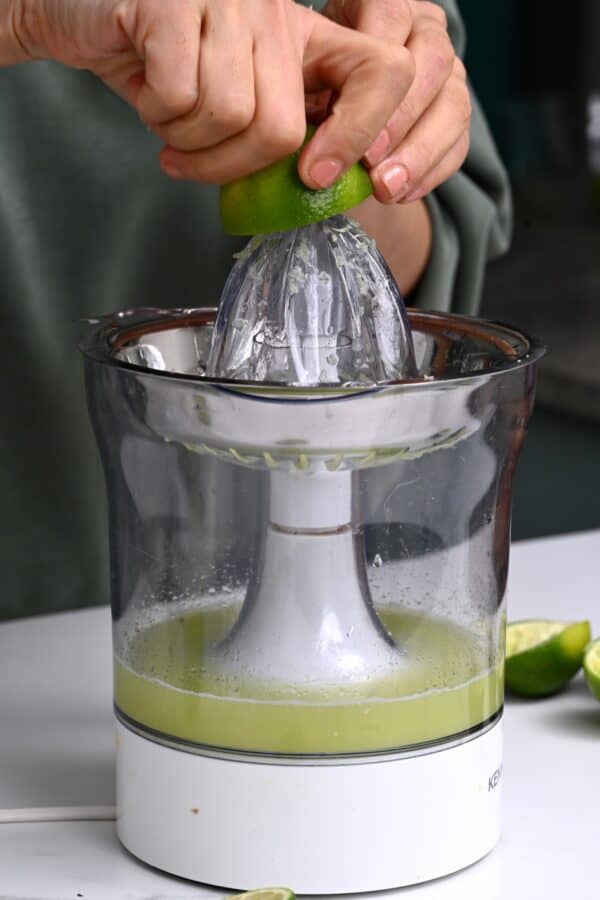 How to Juice a Lime (6 Methods With + Without Juicer + Freeze it