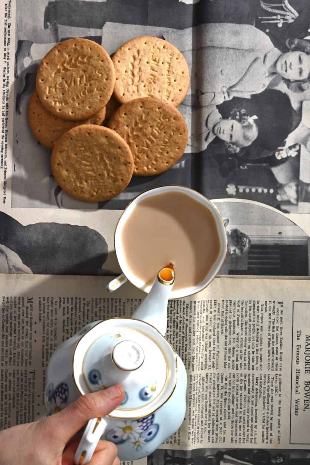 How To Make British Tea (English Tea Milk Tea) Alphafoodie