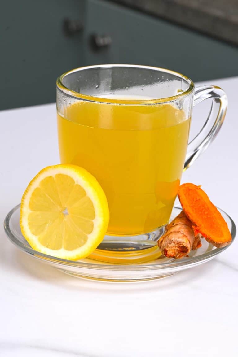 How To Make Turmeric Tea (AntiInflammatory Drink) Alphafoodie
