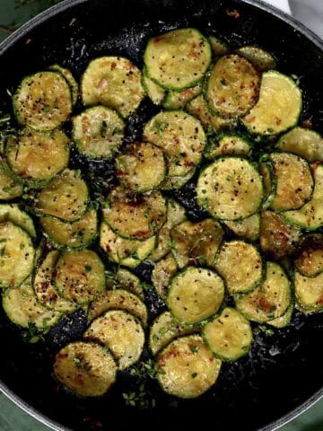 Pan-fried zucchini in a pan