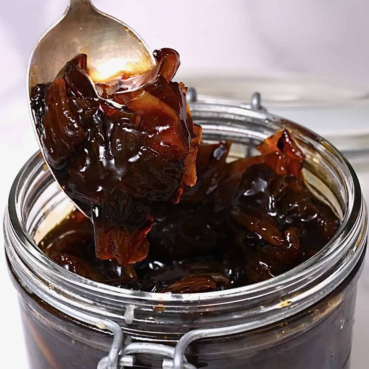 How to Make Onion Jam with Balsamic Vinegar - Alphafoodie