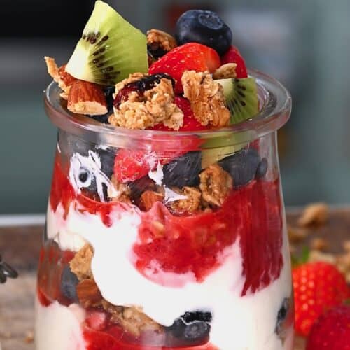 Healthy Fruit and Yogurt Parfaits Alphafoodie