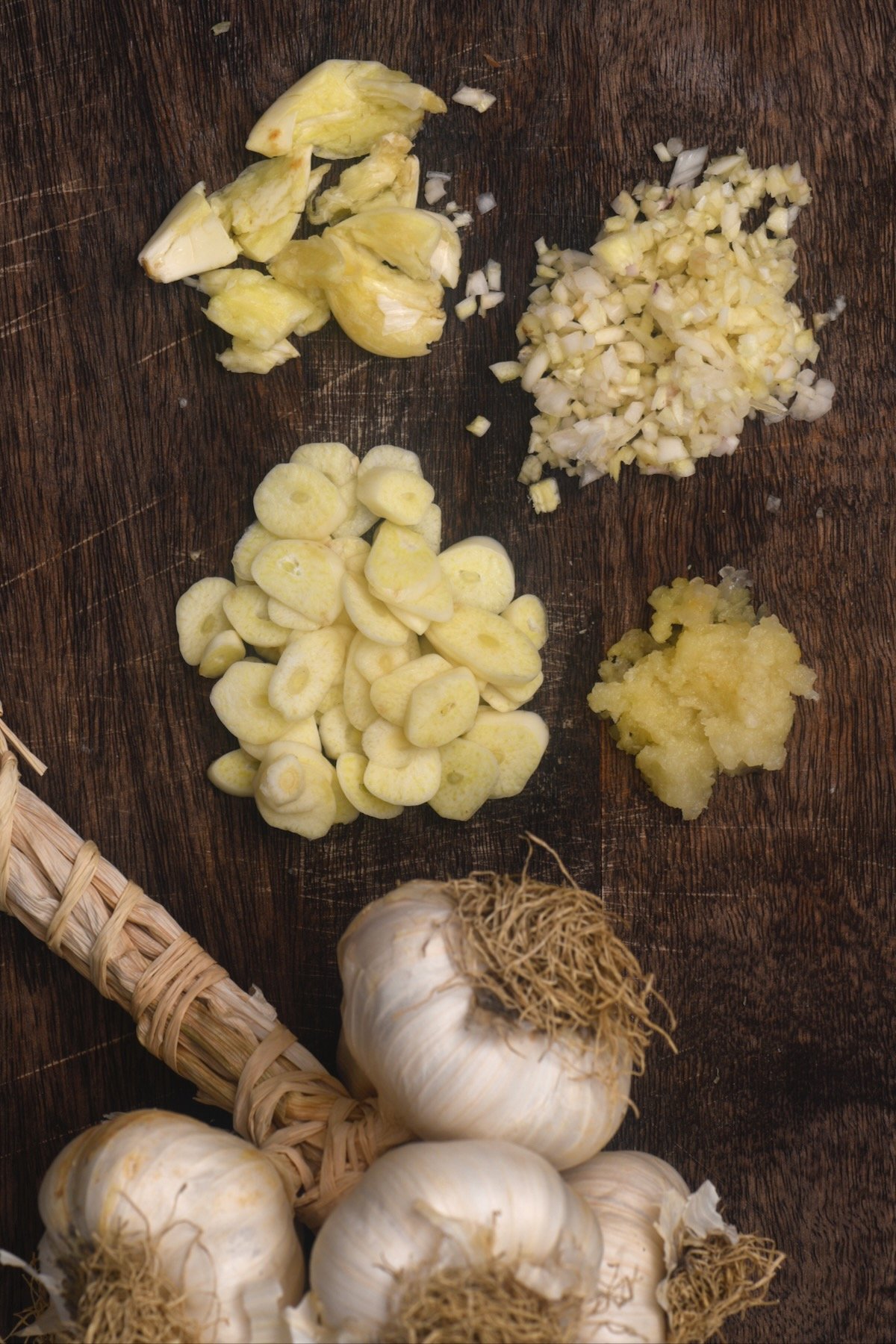 Garlic cut in different ways