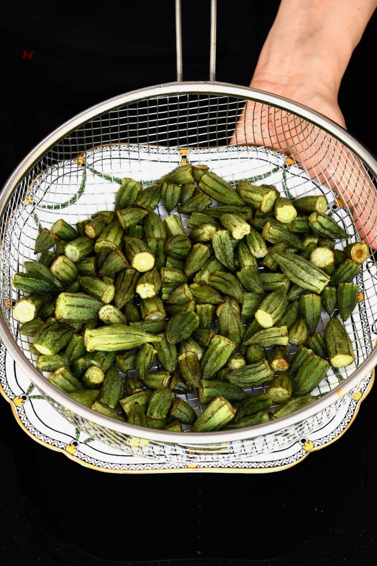 Cooked okra in a bowl