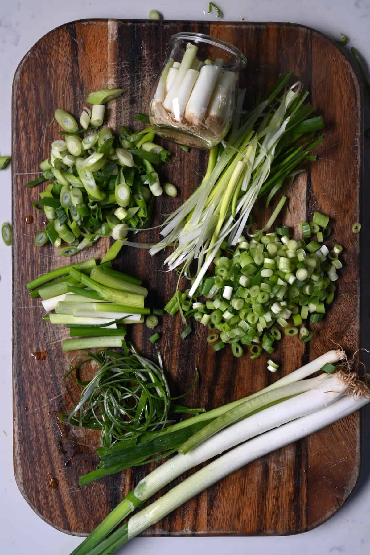Green onions chopped in different ways