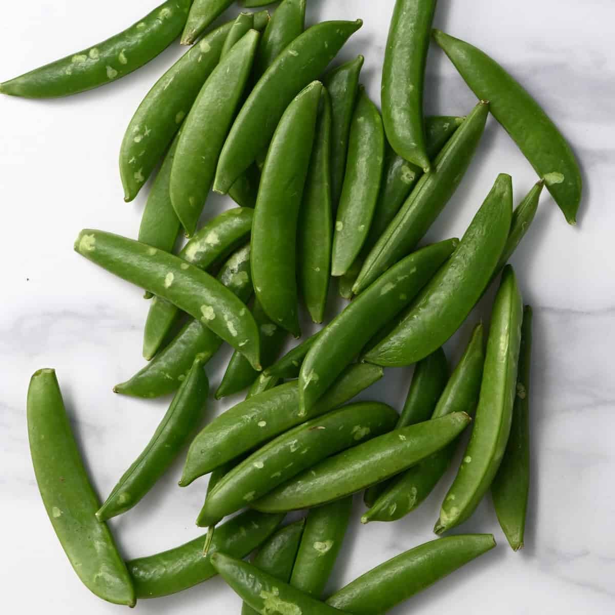 A bunch of snap peas