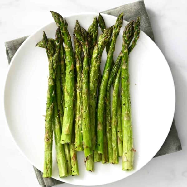 A serving of air fryer asparagus