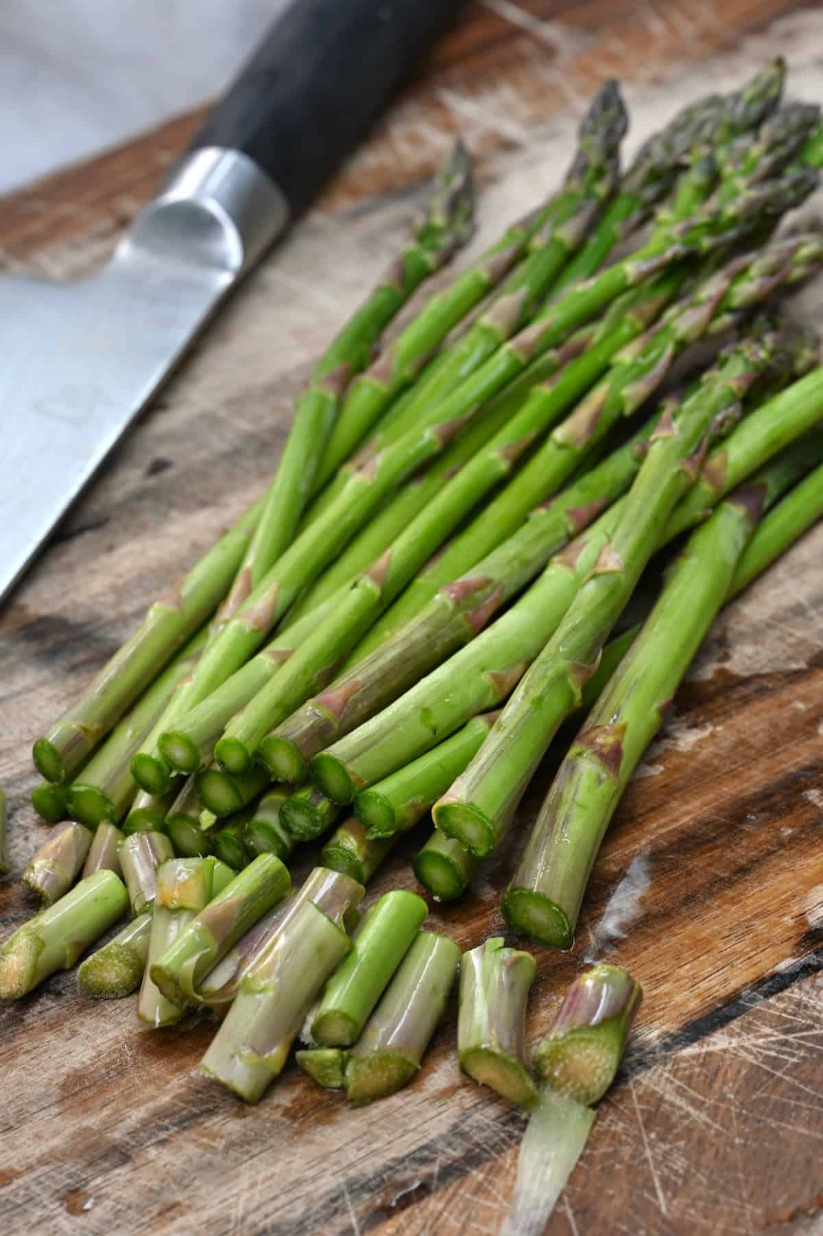 Asparagus with the ends cut off