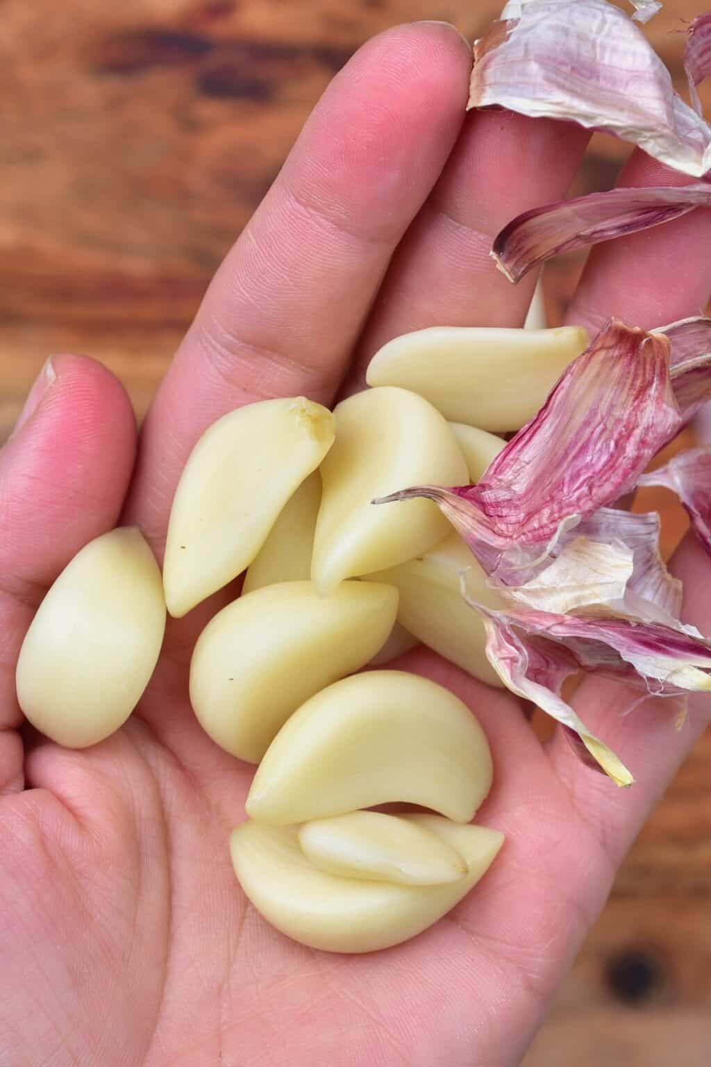 How Much Minced Garlic Equals a Clove Alphafoodie