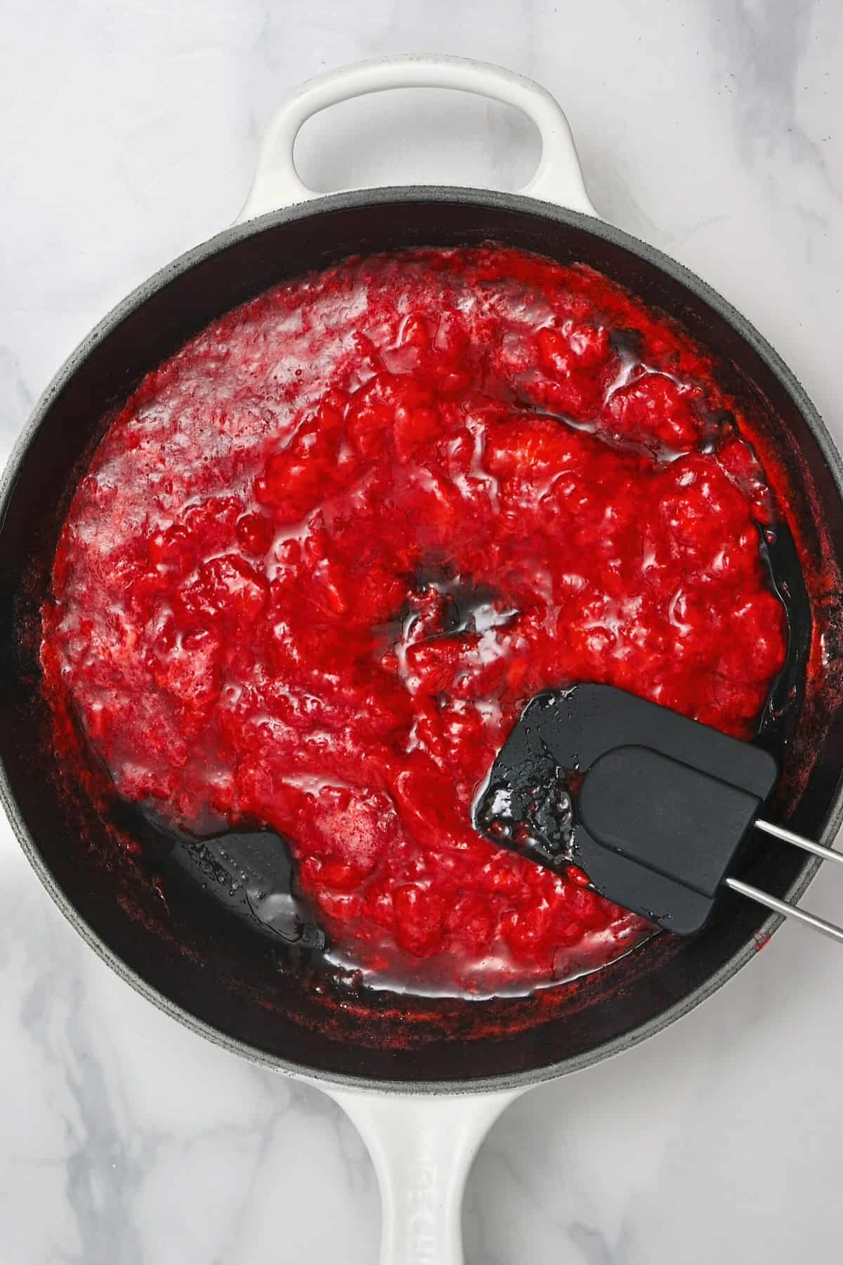 Strawbery sauce in a pan