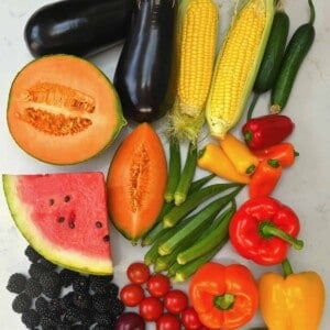 Different fruit and veggies that are in season in August