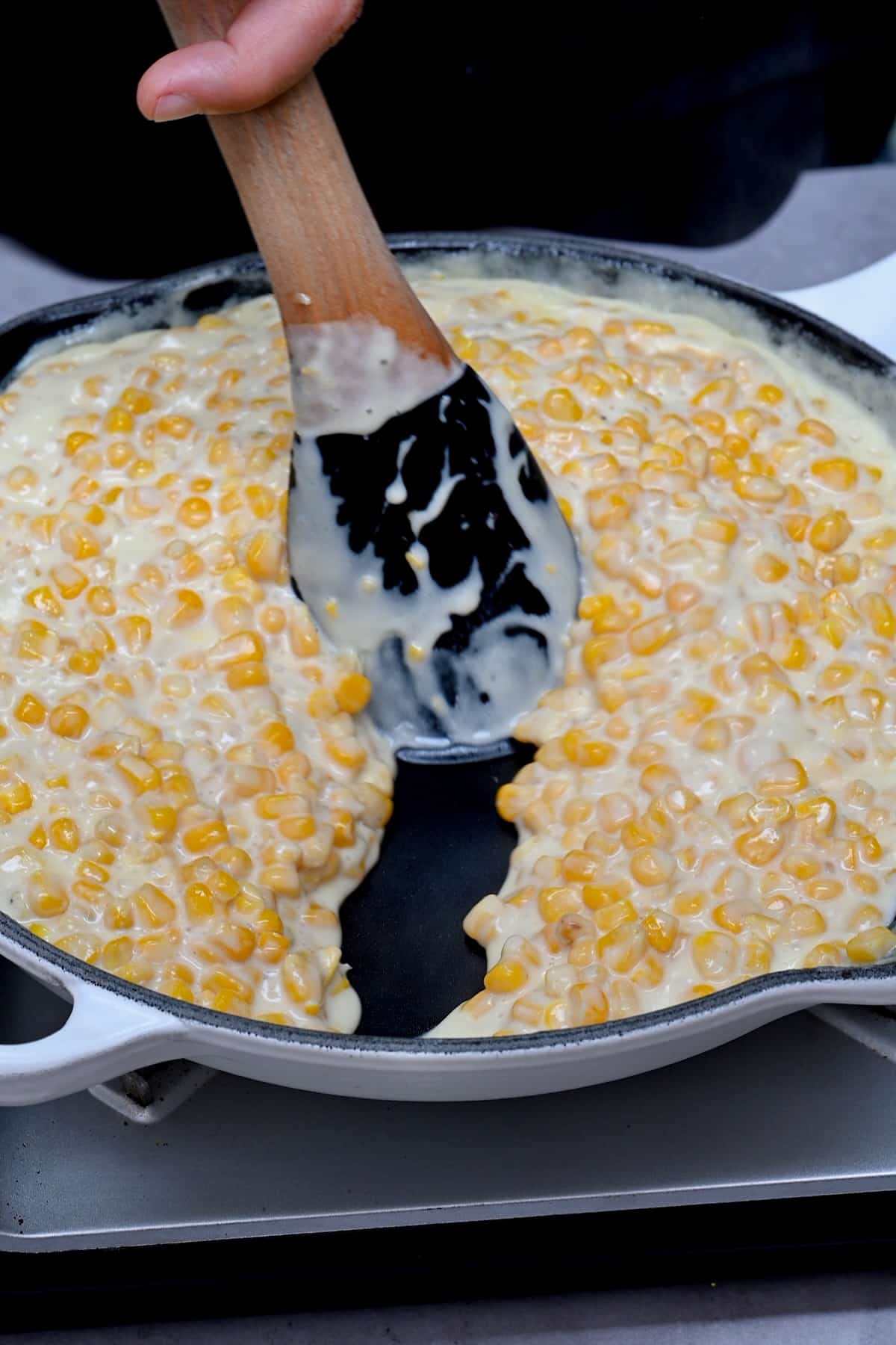 Cooking creamed corn on a skillet