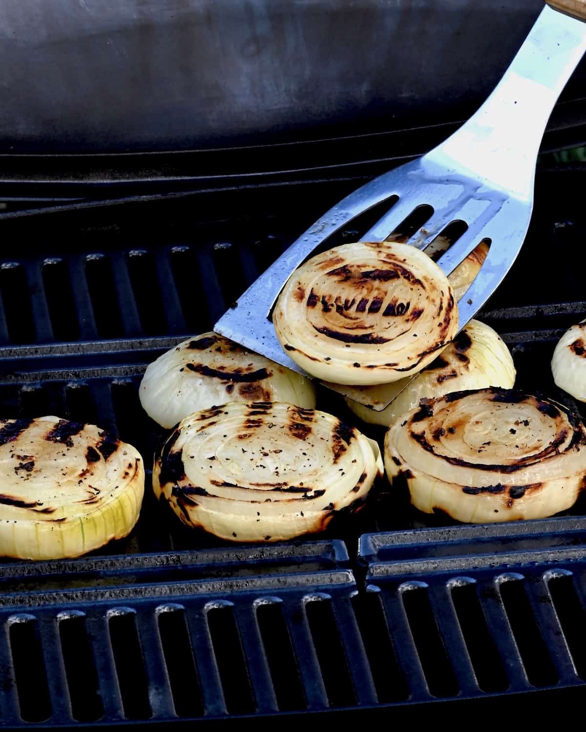 Removing onions from the grill