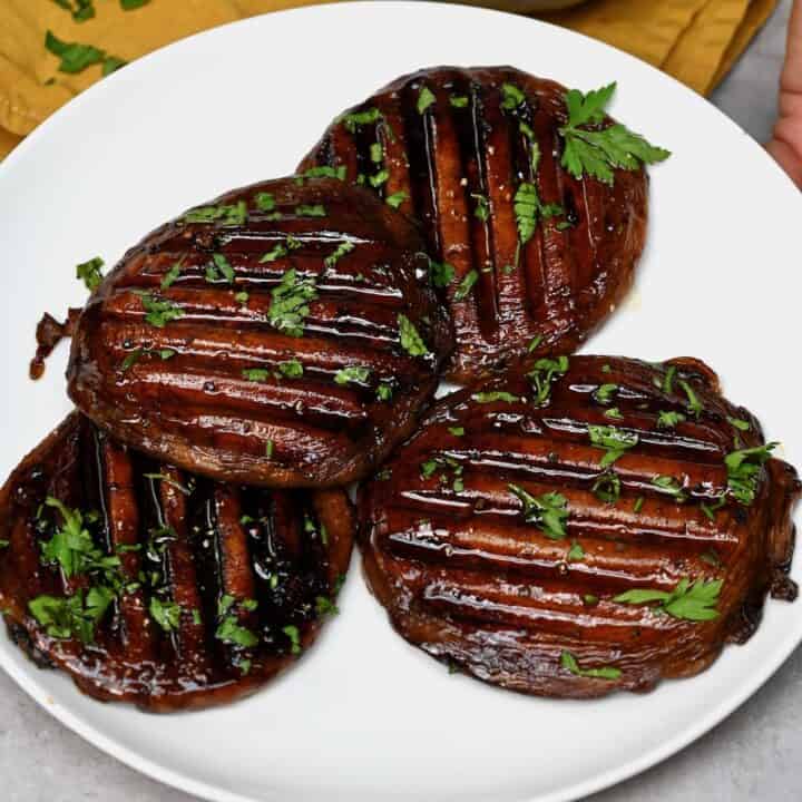Grilled Portobello Mushrooms Recipe - Alphafoodie