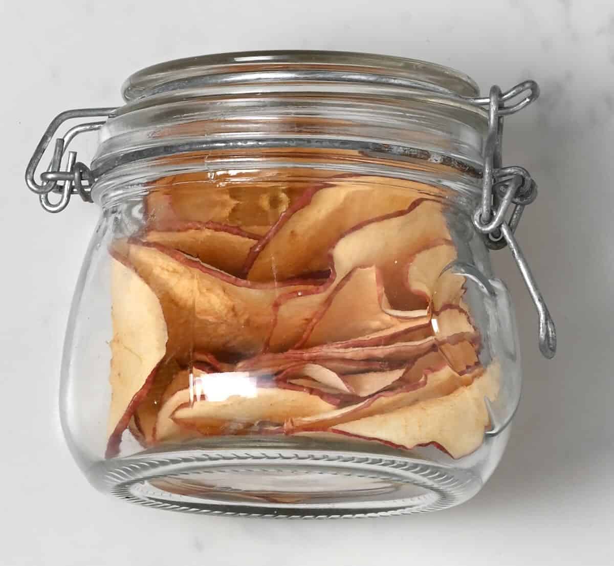 How to Dehydrate Apples  3 Methods  - 82