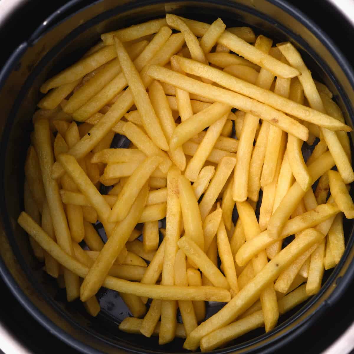 Reheating French fries in an air fryer