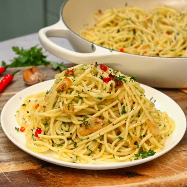 A serving of spaghetti Aglio e olio