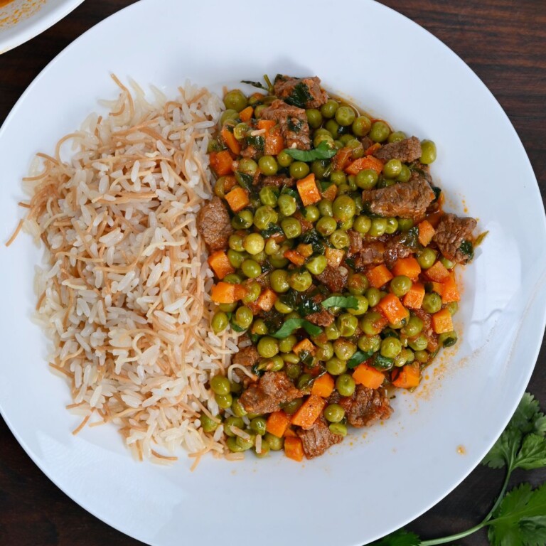 Bazella w Riz (Lebanese Pea Stew) - Alphafoodie
